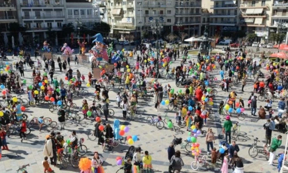 Πάτρα: Η απαγορευμένη παρέλαση αλλιώς..... - Ποδηλατάδα μεταμφιεσμένων στους δρόμους της πόλης
